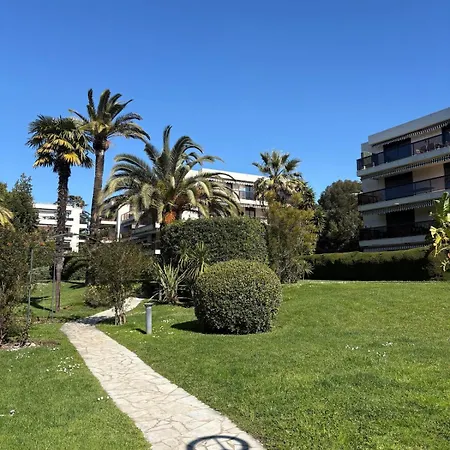 Dernier Etage-piscine-tennis-2 Terrasses-garage-wifi 戛纳