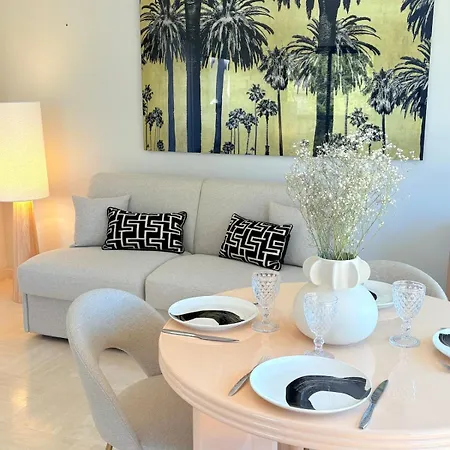 Dernier Etage-piscine-tennis-2 Terrasses-garage-wifi Lägenhet *