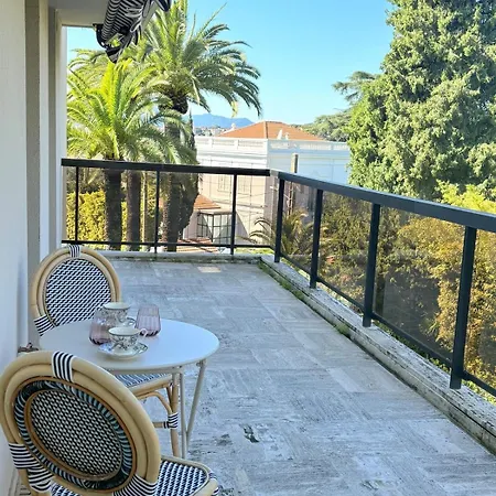 Dernier Etage-piscine-tennis-2 Terrasses-garage-wifi